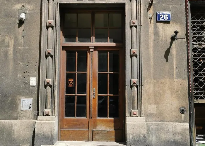 Fancy Apartments With Lift And A/C